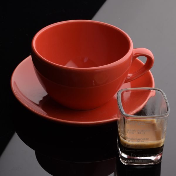 Taza de porcelana roja vaso medidor